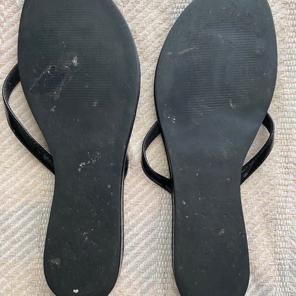 CHICO’S Black Women’s 9 Glossy Flip Flop Sandals - Picture 5 of 10